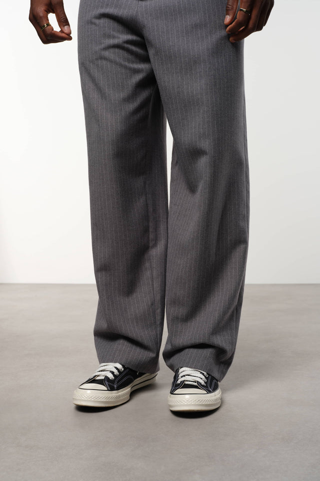 pinstripe everyday trouser grey/white