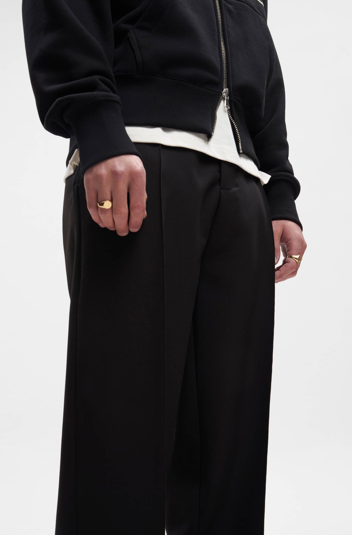 pleated trousers black
