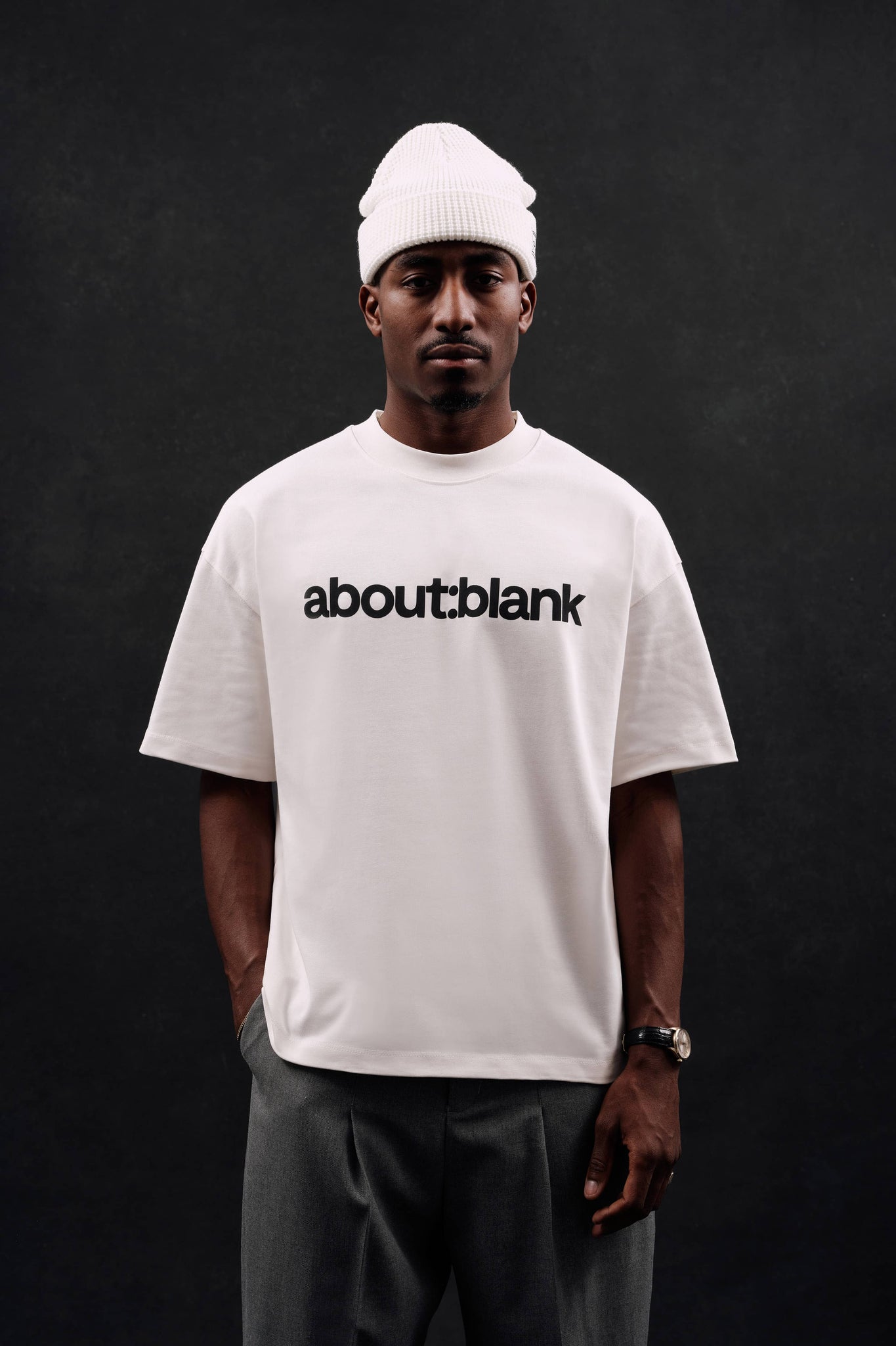 block mock neck t-shirt oat/black