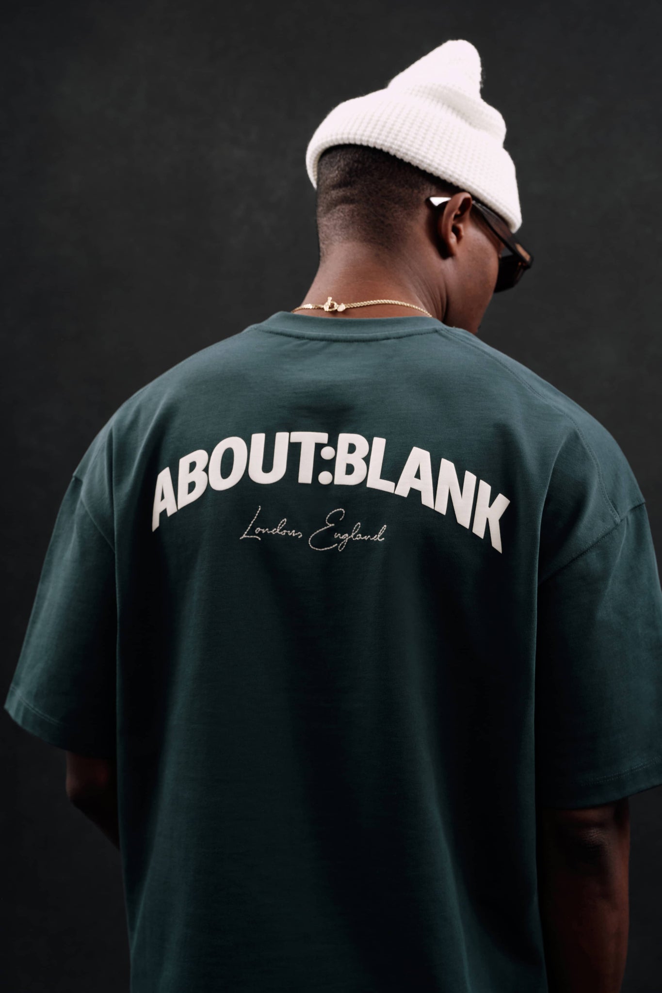 arched logo t-shirt epsom green/ecru