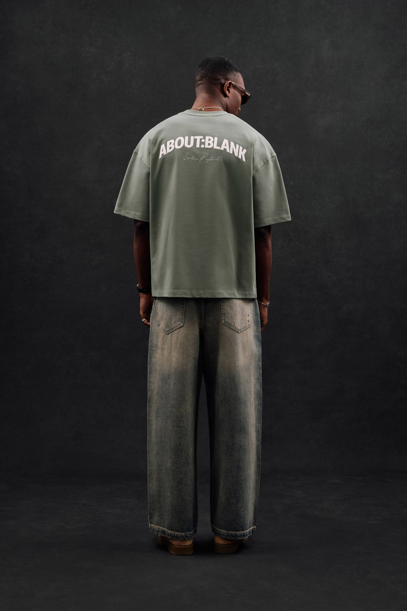 arched logo t-shirt sage/ecru