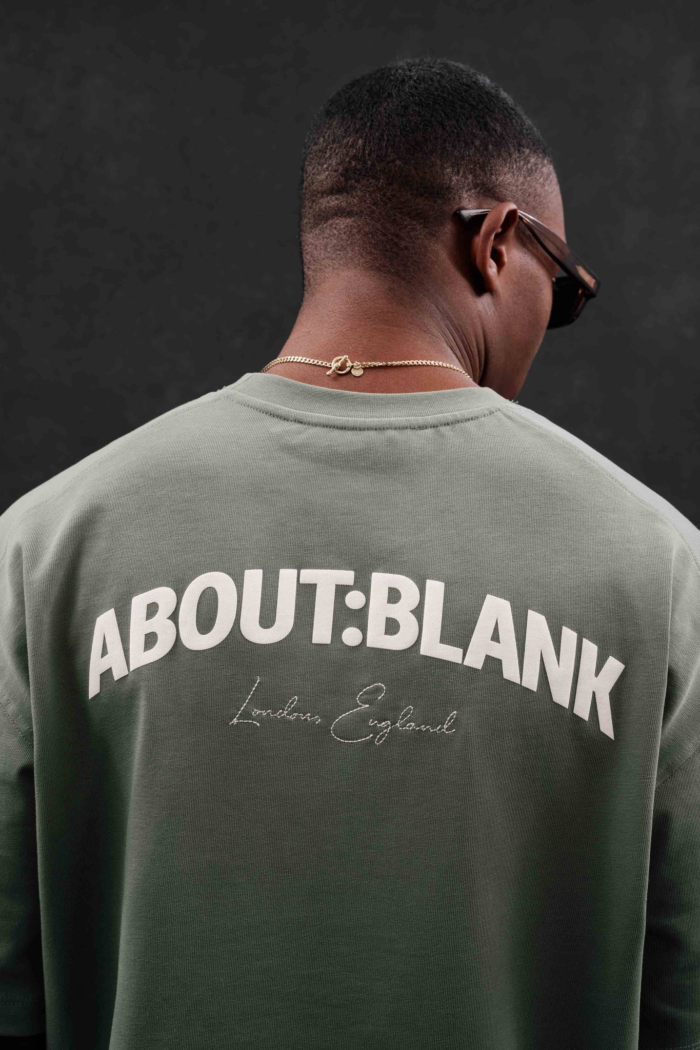 arched logo t-shirt sage/ecru
