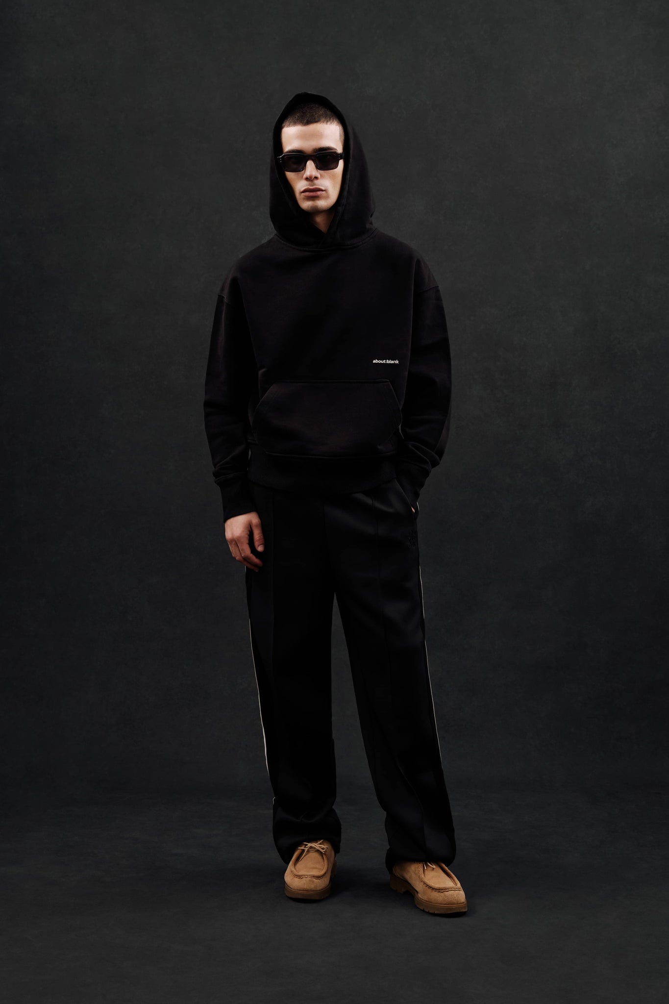 box hoodie black