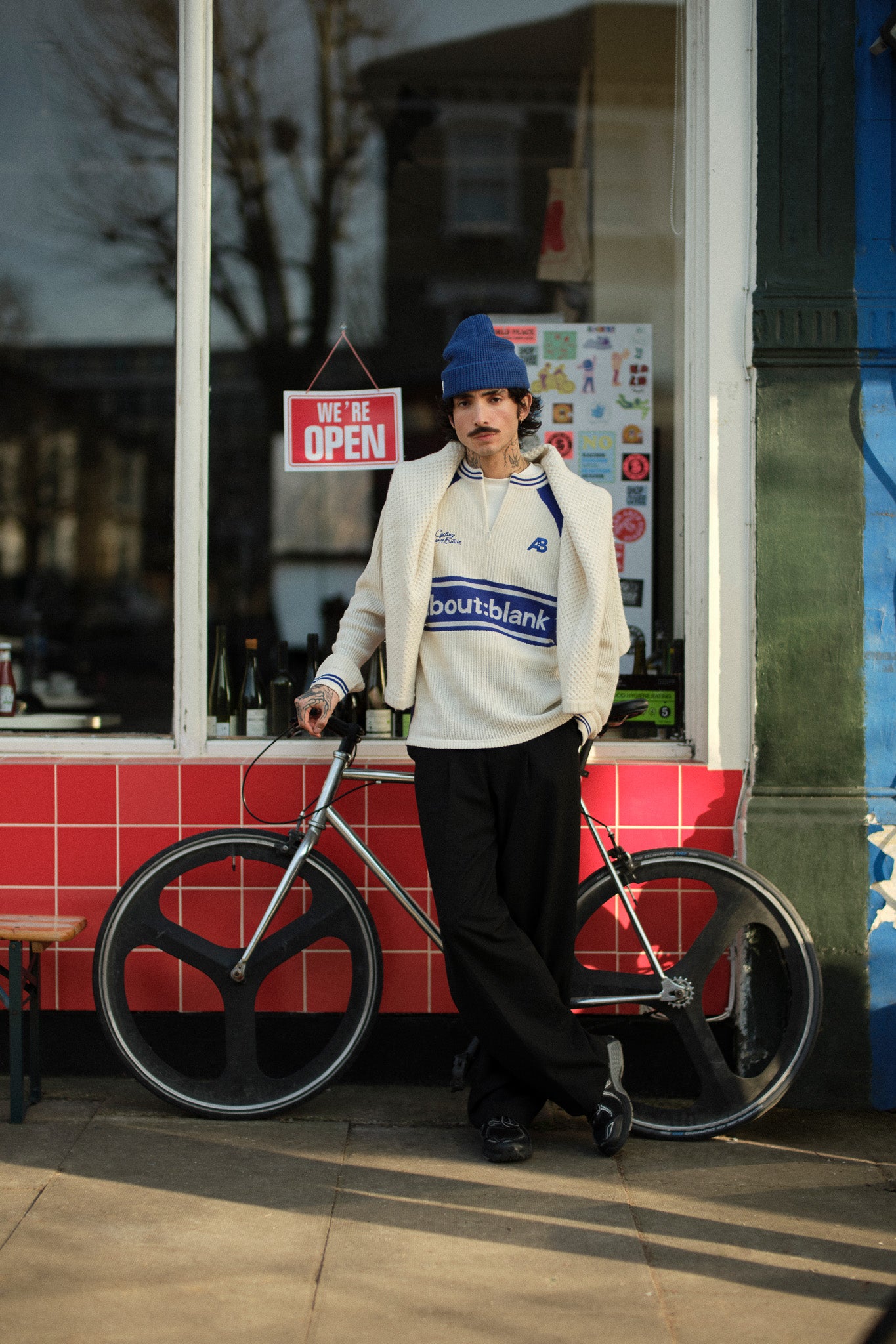 knitted cycling top ecru/estate blue