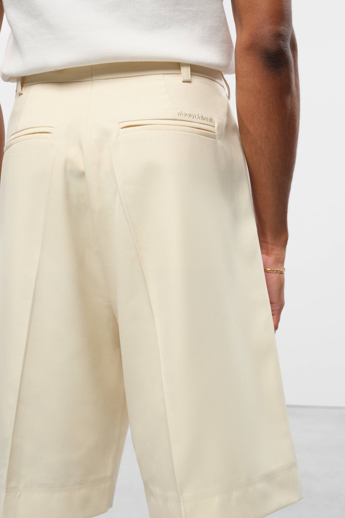 bermuda short ecru