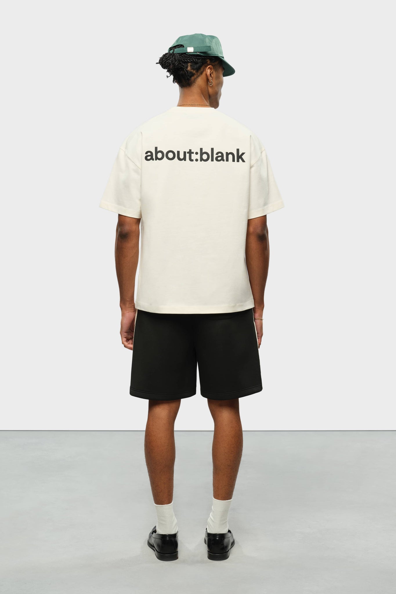 reverse t-shirt oat/black