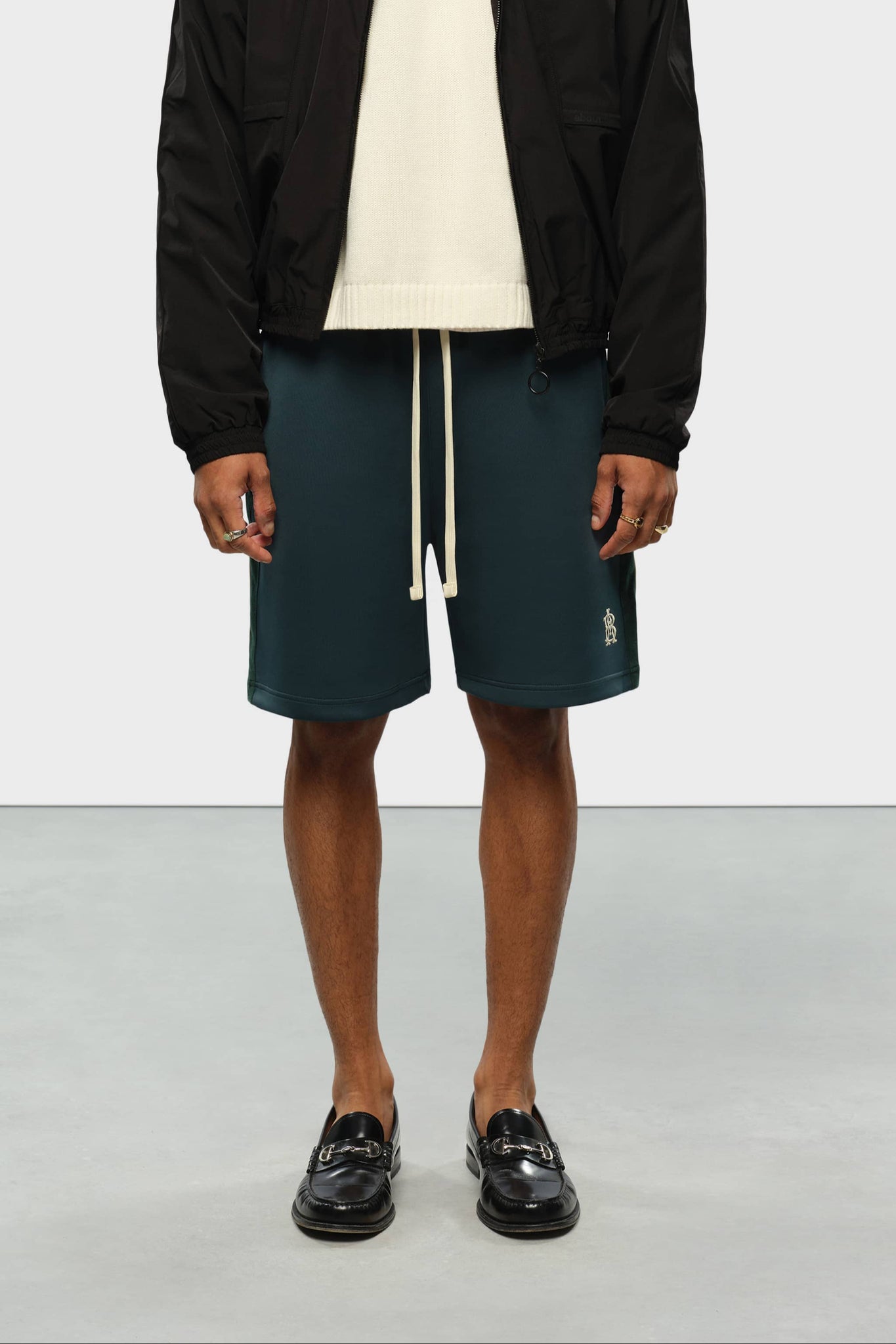 monogram track short epsom green/ecru