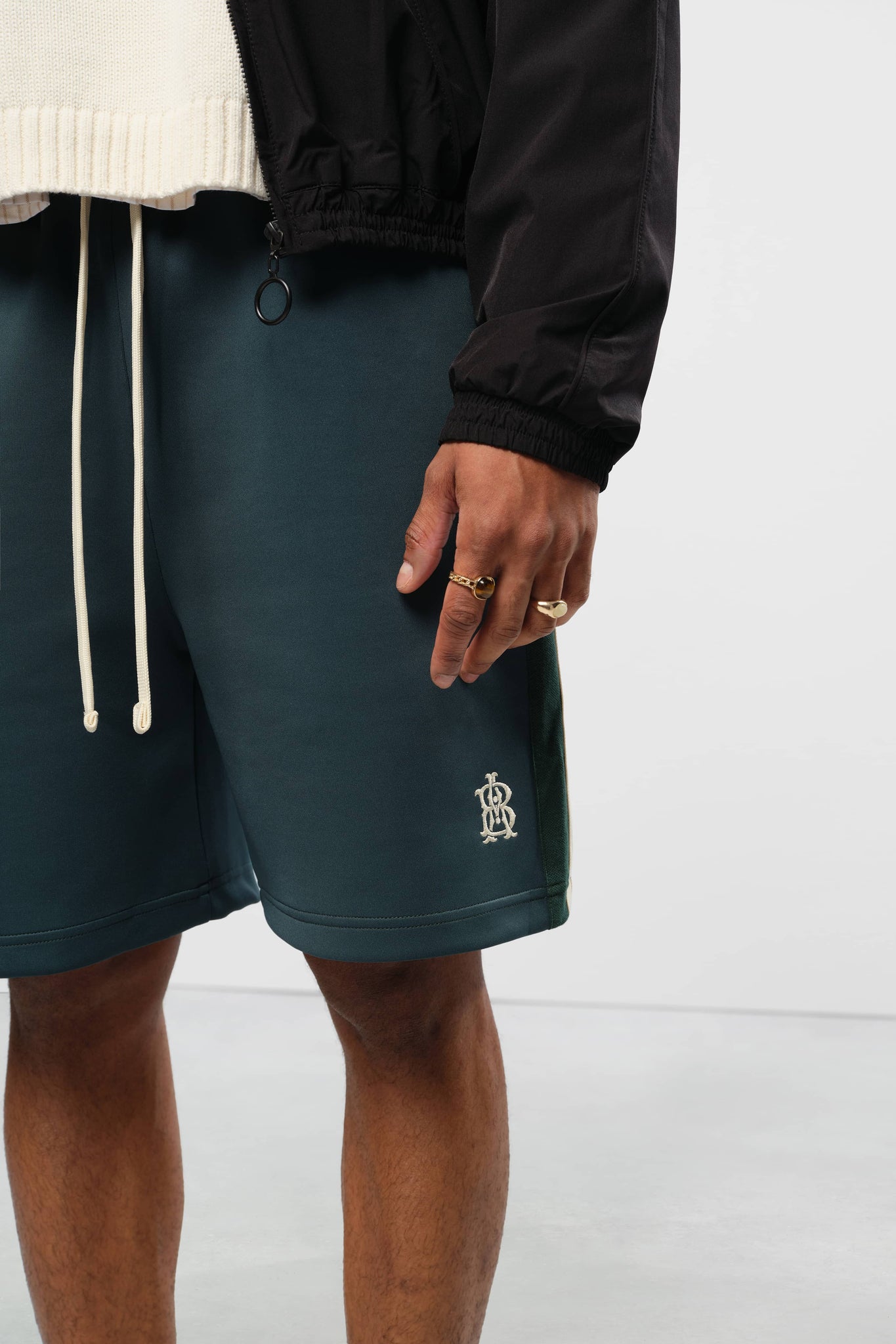 monogram track short epsom green/ecru