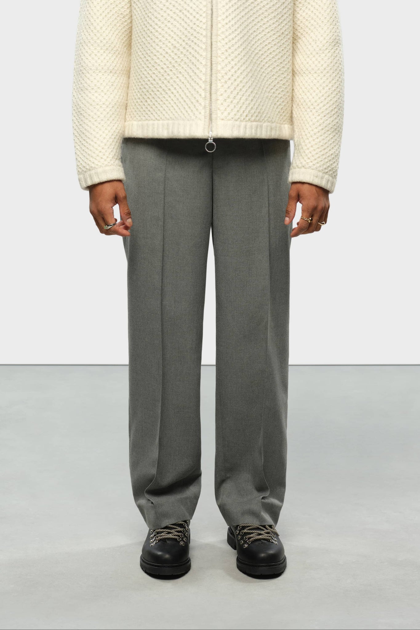 everyday pleated trousers light grey