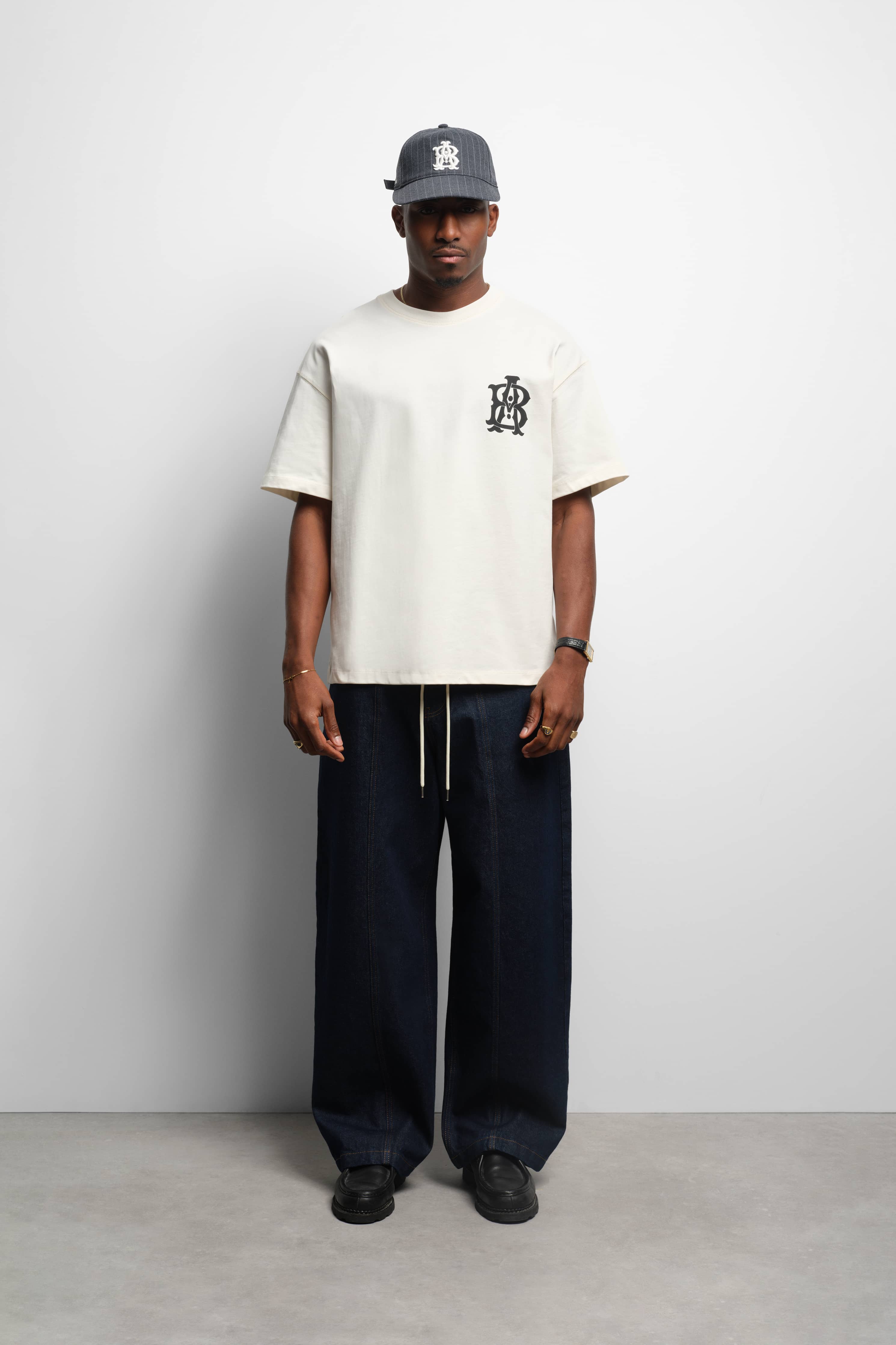 about:blank | monogram t-shirt oat/black