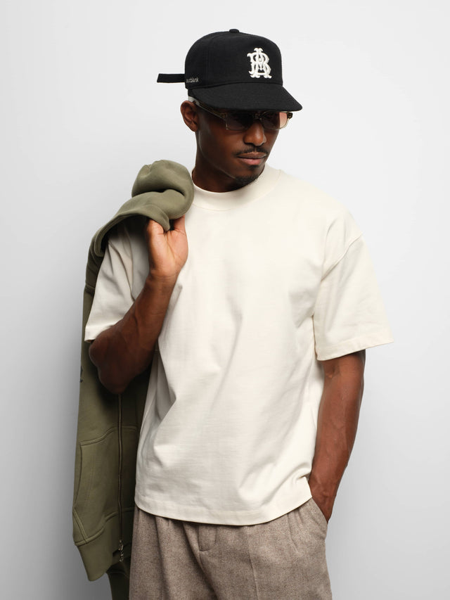 mock neck t-shirt oat/black