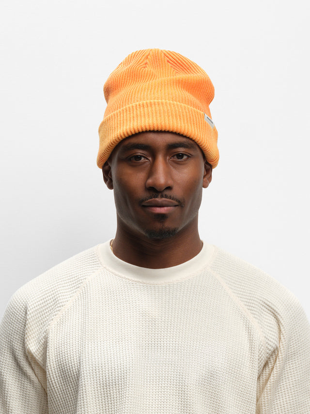 spray dye beanie orange