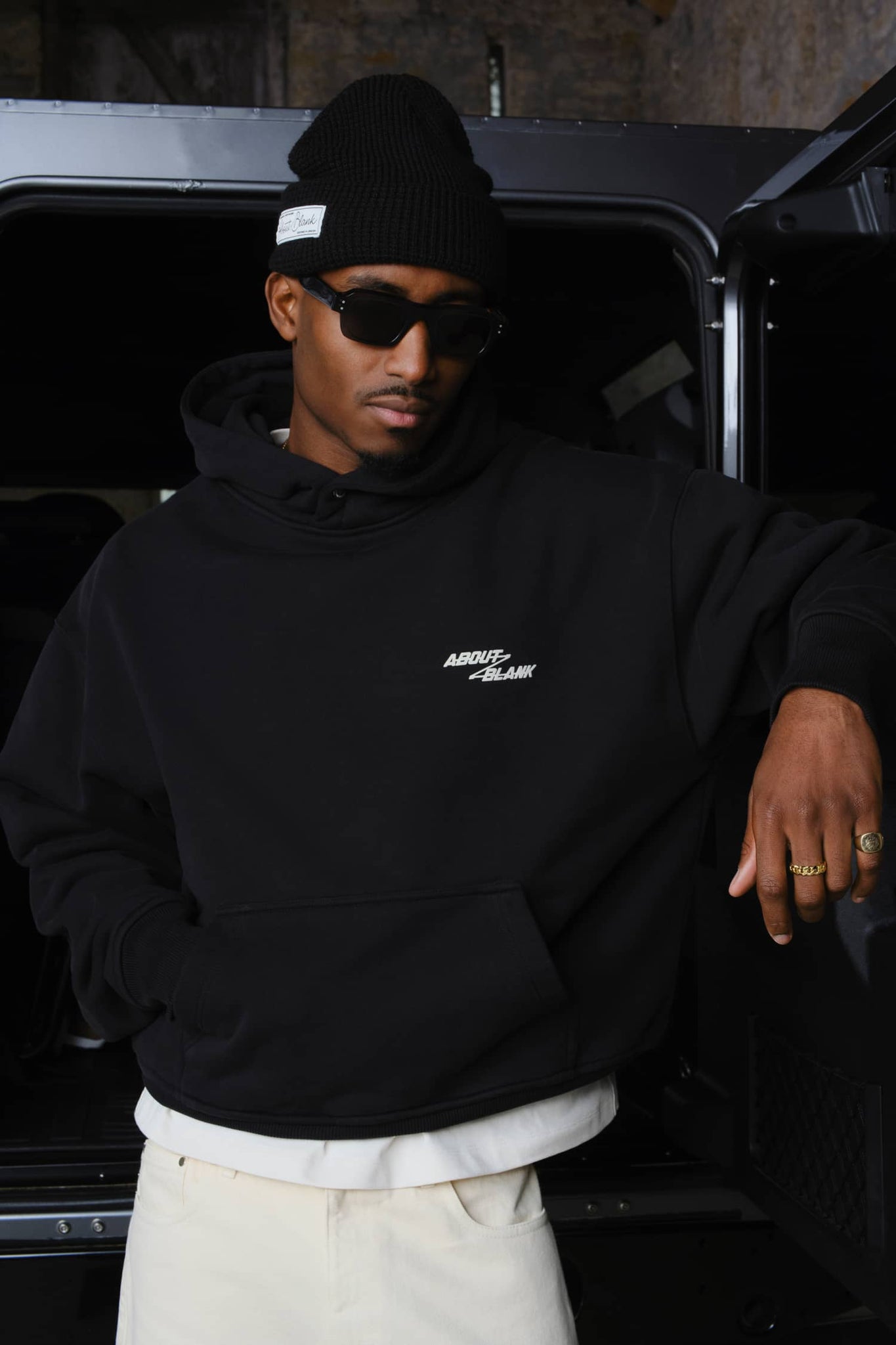 defender hoodie black/ecru