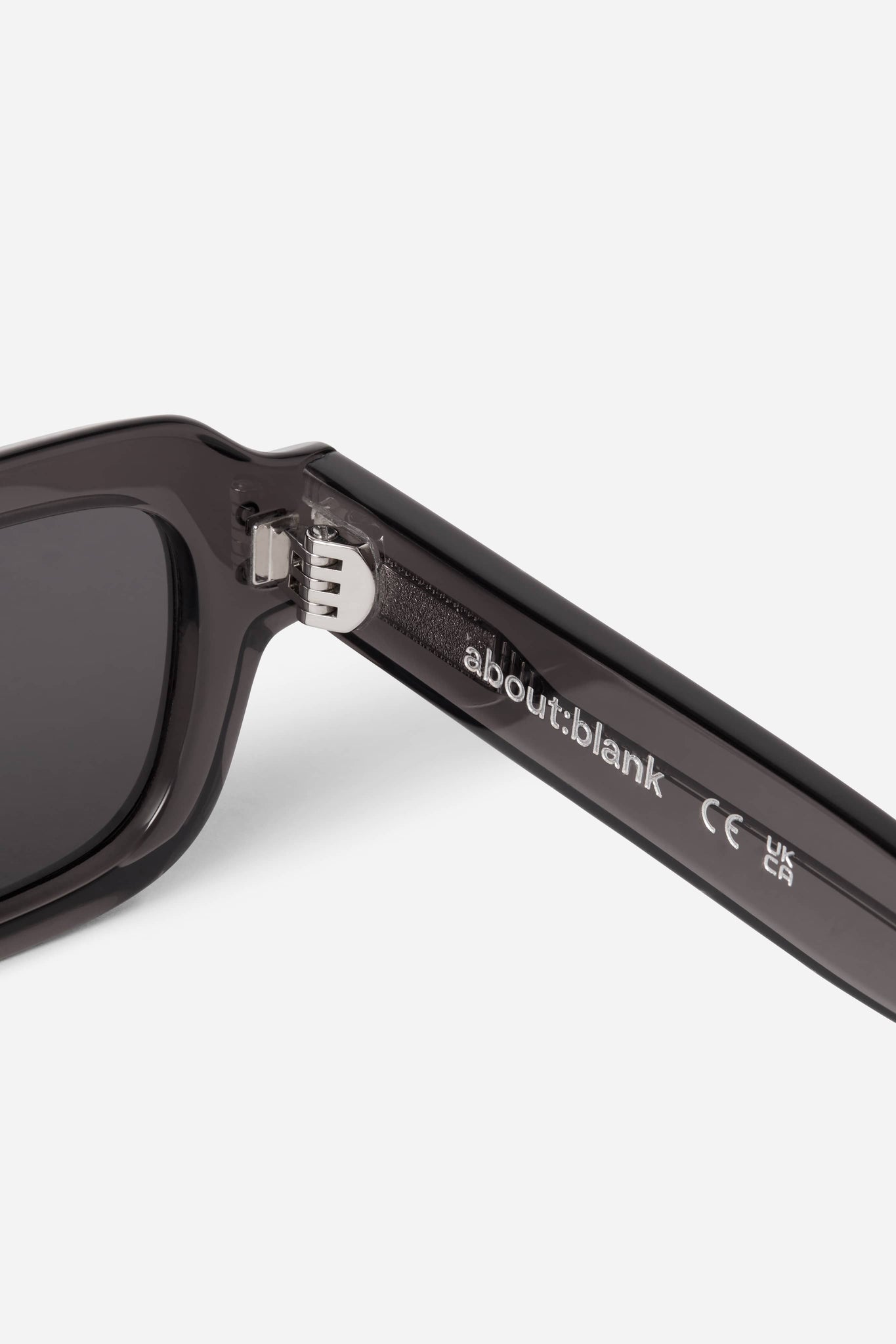 the bromley sunglasses black