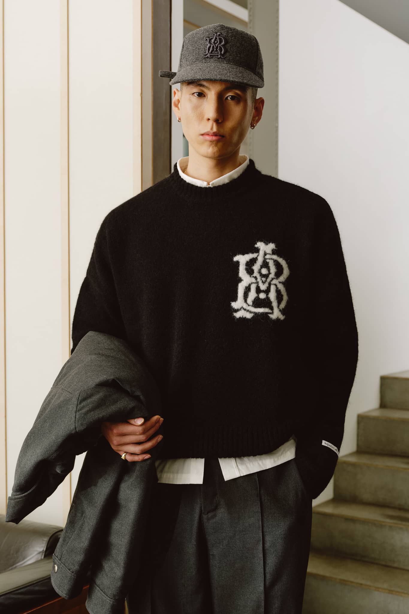 monogram knitted crewneck black/ecru